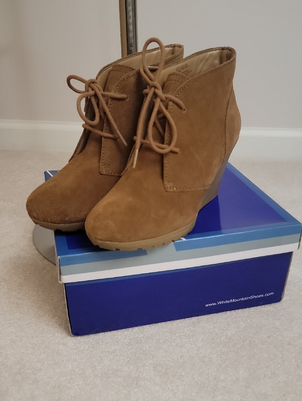 White mountain leather suede wedge lace up booties